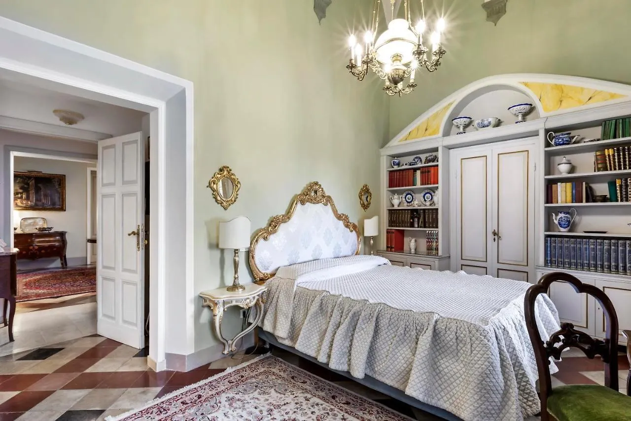 **  Residenza D'Epoca Palazzo Borghesi Bed & Breakfast Siena Italy