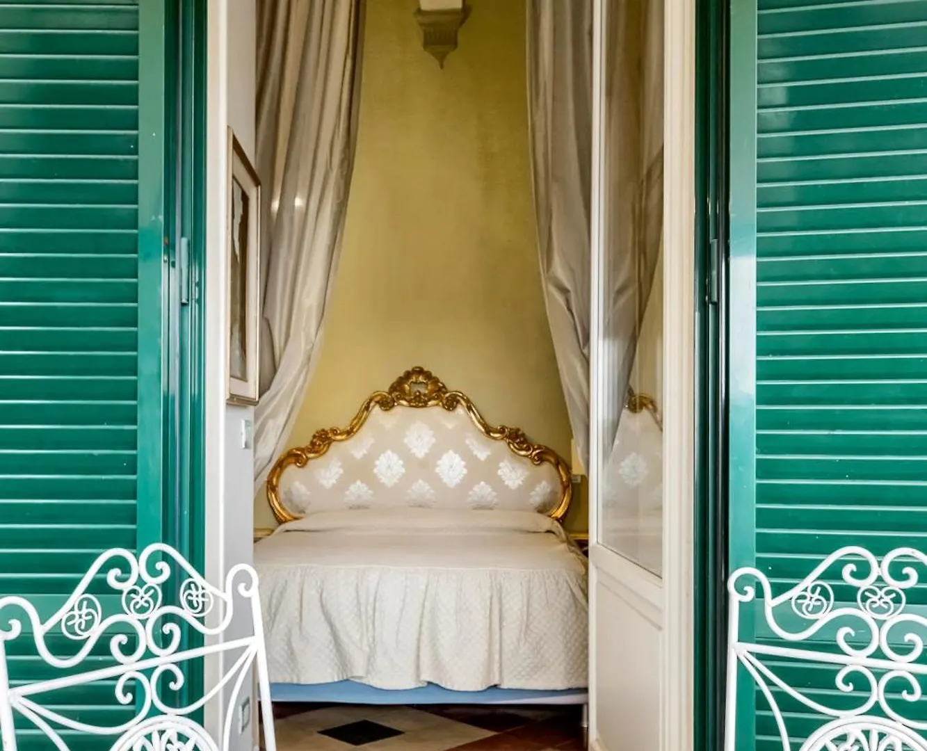 **  Residenza D'Epoca Palazzo Borghesi Bed & Breakfast Siena Italy