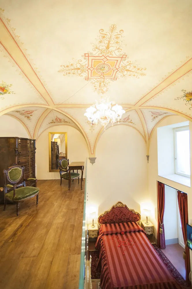 **  Residenza D'Epoca Palazzo Borghesi Bed & Breakfast Siena Italy